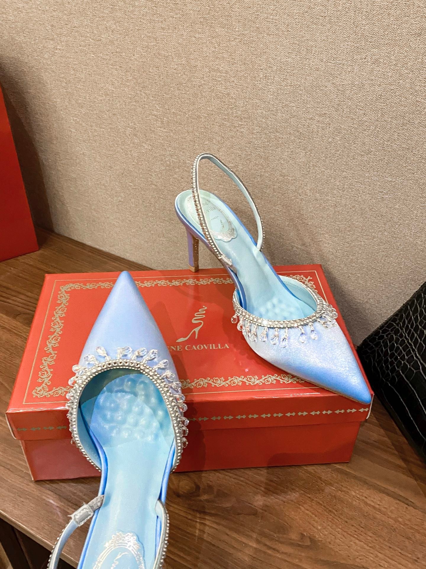 René Caovilla Escarpins René Caovilla Slingback en satin à cristaux