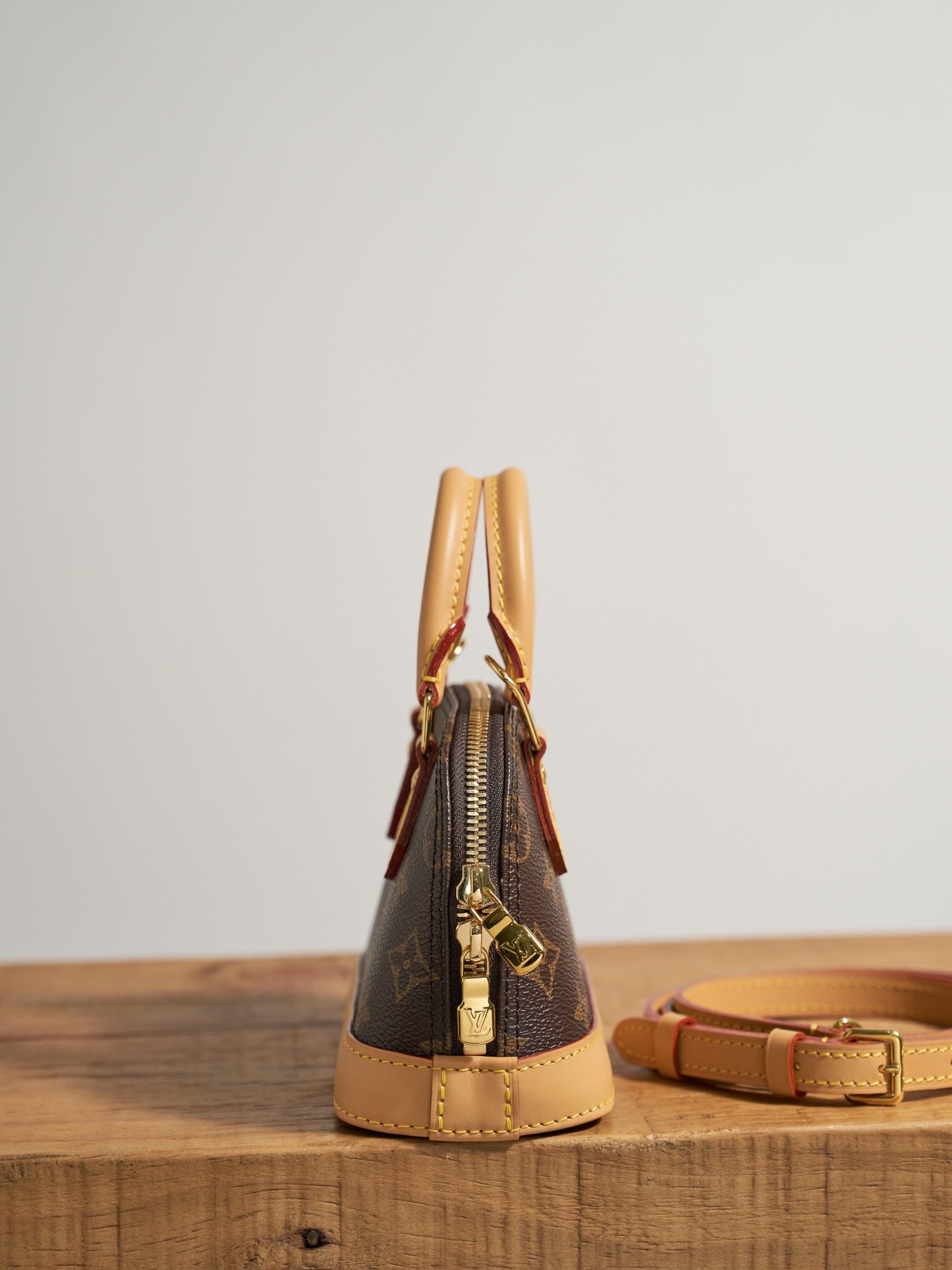 Louis Vuitton Alma BB Monogram