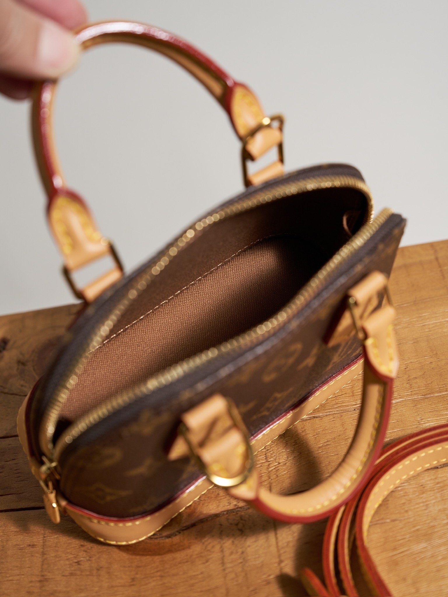 Louis Vuitton Alma BB Monogram