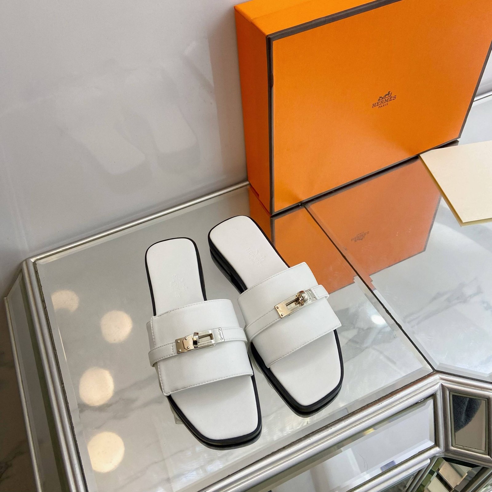 Hermès Sandales Giulia femme à boucle Kelly