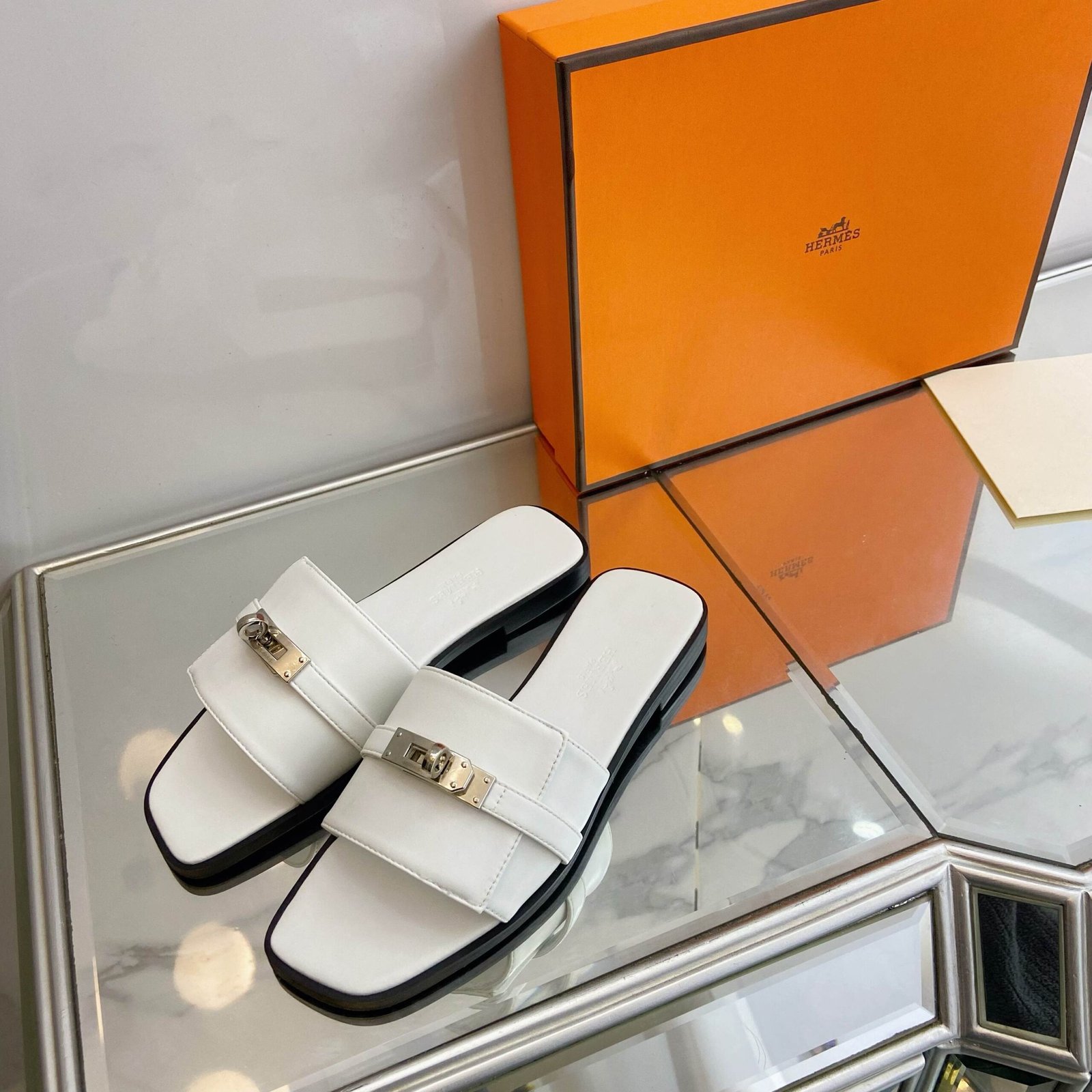 Hermès Sandales Giulia femme à boucle Kelly