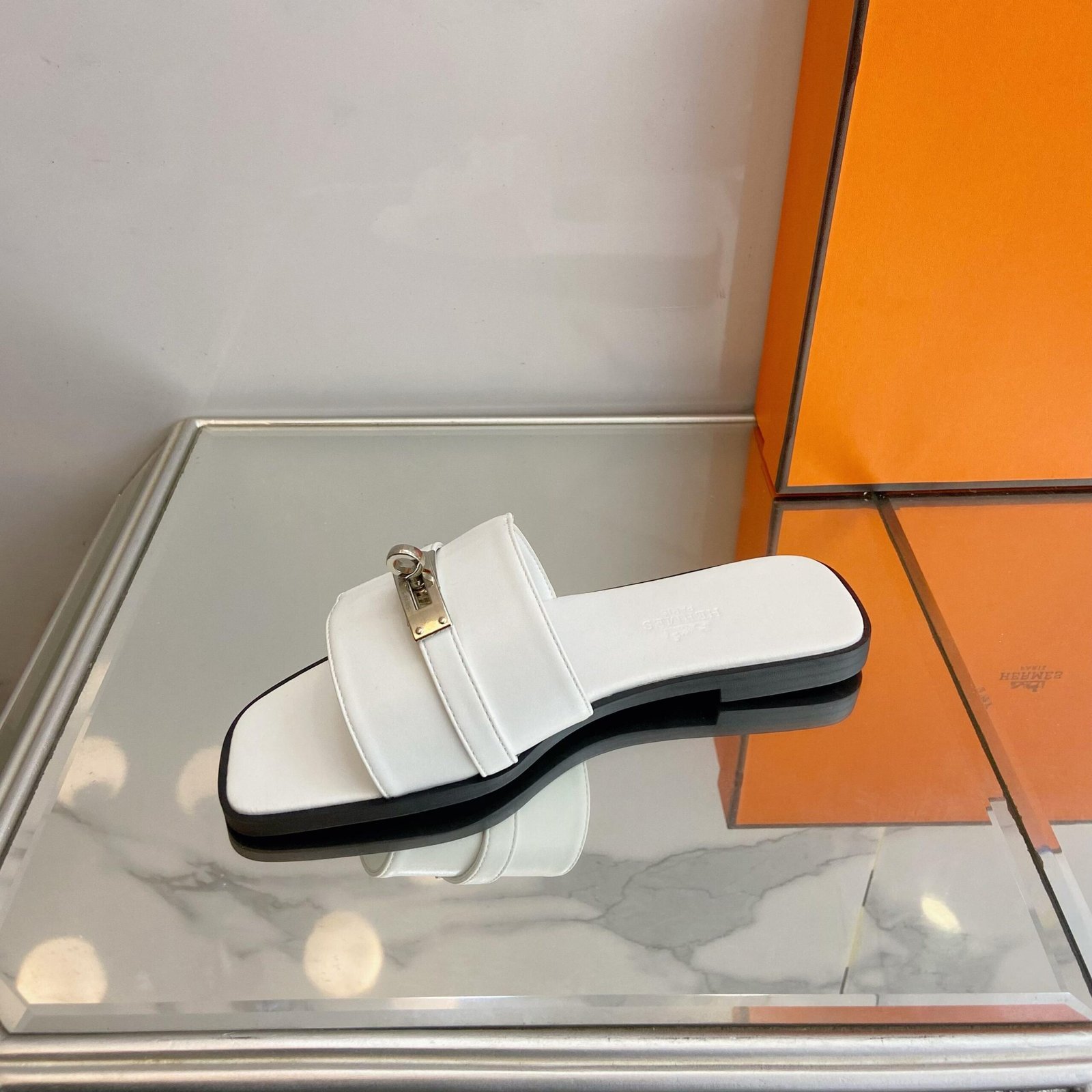 Hermès Sandales Giulia femme à boucle Kelly