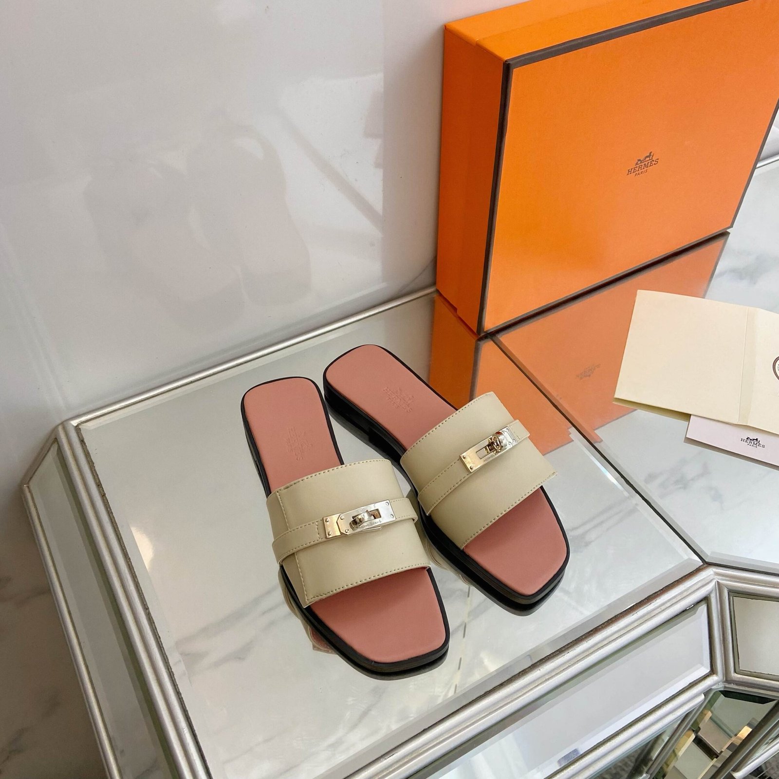 Hermès Sandales Giulia femme à boucle Kelly