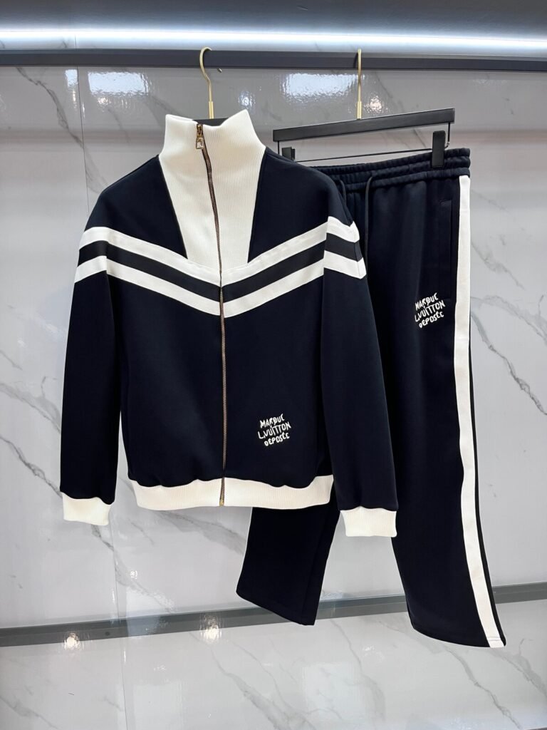 LV Ensemble jogging Marine et blanc