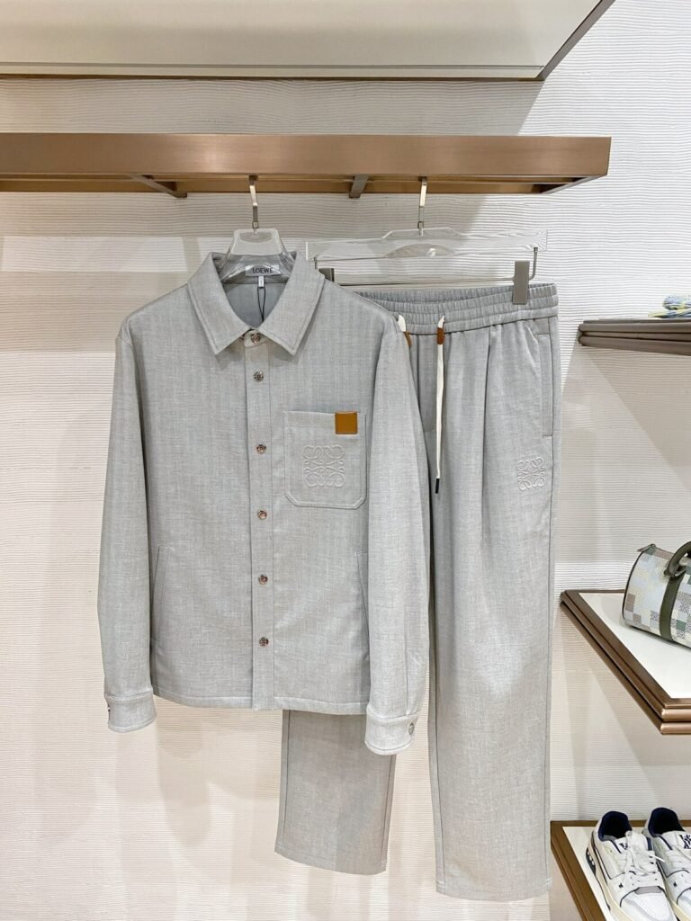 Loewe Ensemble chemise et pantalon Gris et bleu