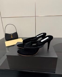 Alaïa Heel Thong Mules in Velvet à talons – Noir 1