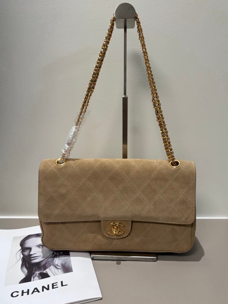 Sac Chanel Maxi Flap en veau velours beige foncé - Taille 39 x 25 x 10 cm