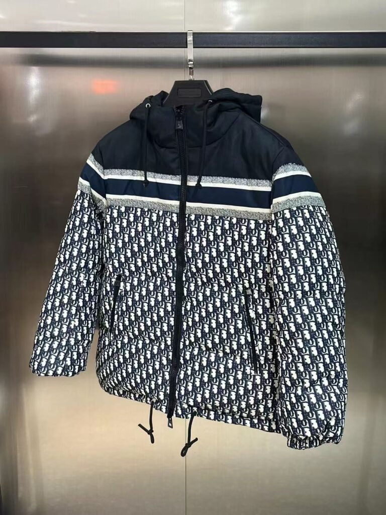 Dior veste à capuche jacquard bleu marine et blanc