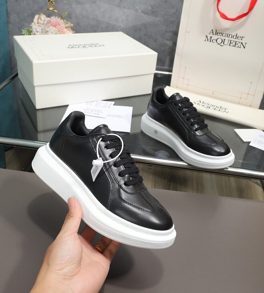 Alexander McQueen Baskets Oversized cuir noir