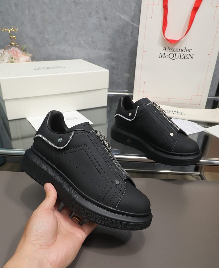 Alexander McQueen Baskets Oversized Zip noir