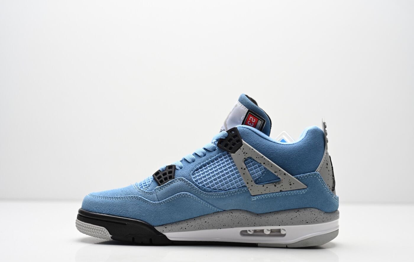 Air Jordan 4 Retro bleu universitaire gris