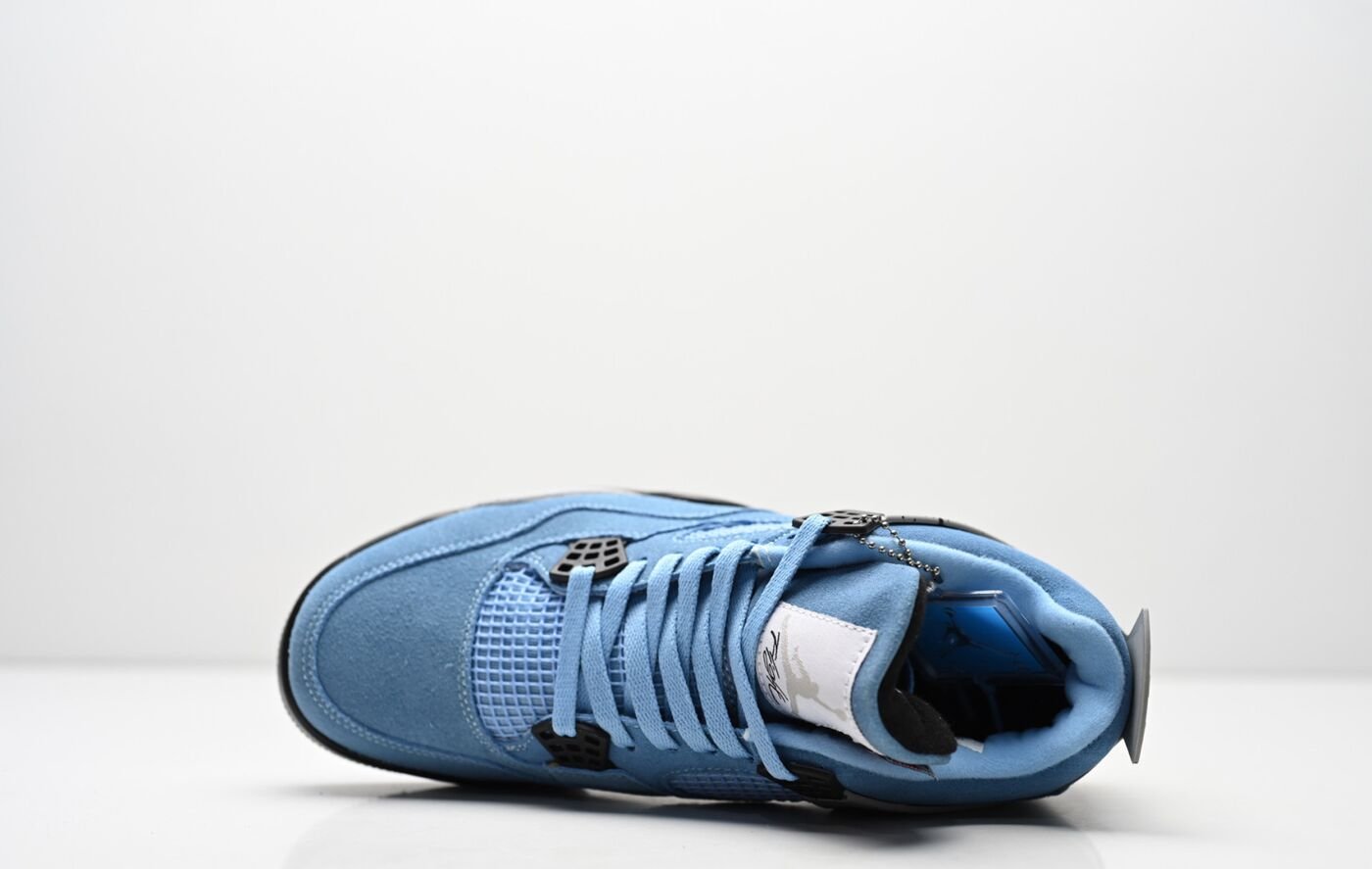 Air Jordan 4 Retro bleu universitaire gris