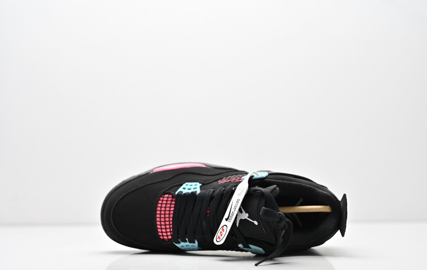 Air Jordan 4 Retro noir cyan rose