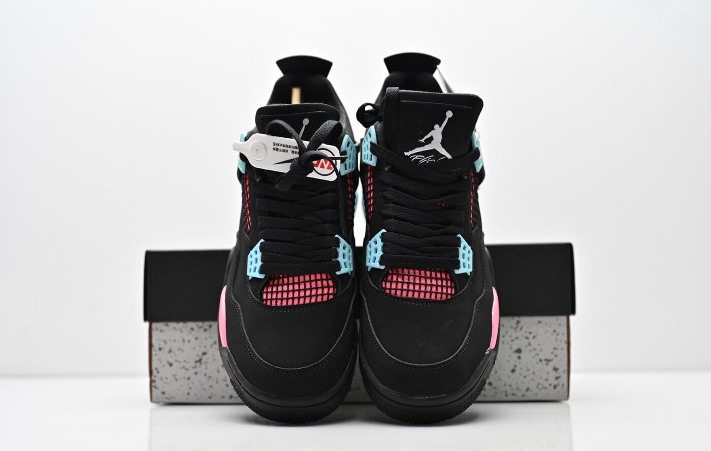 Air Jordan 4 Retro noir cyan rose