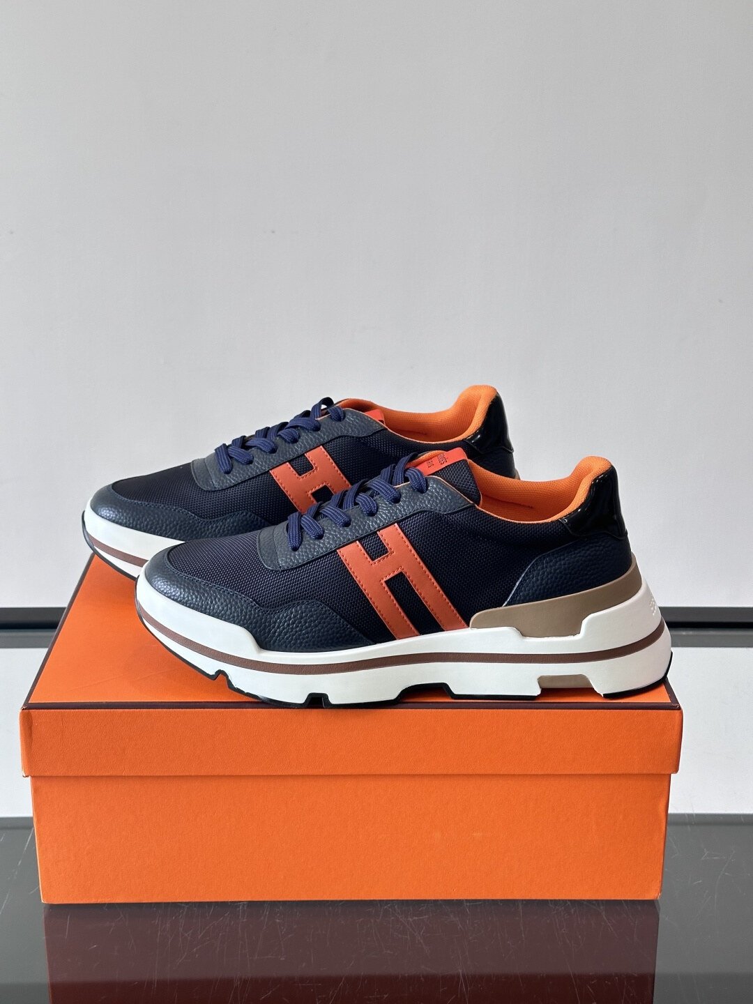 Hermès Baskets Bouncing bleu et orange