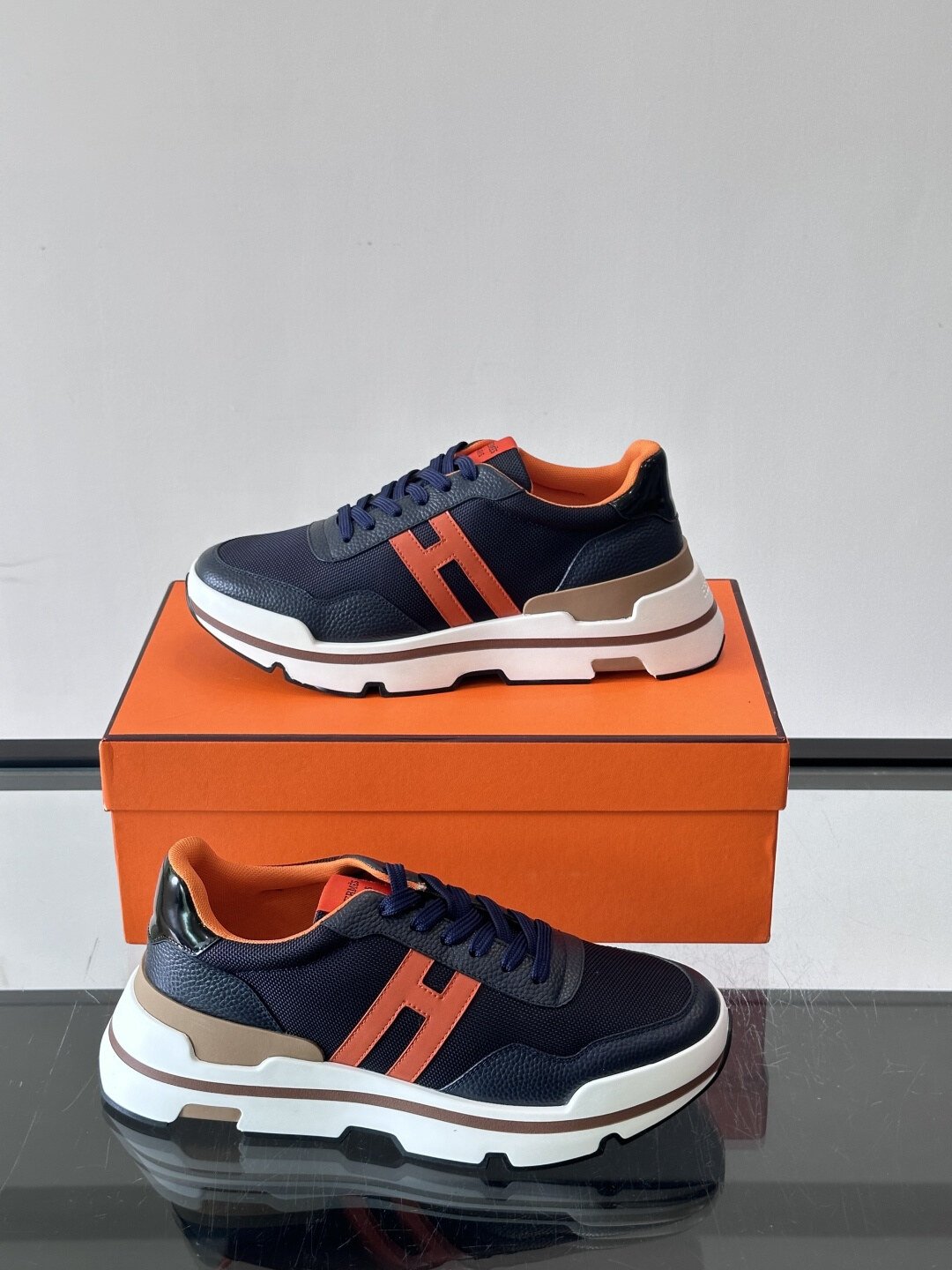 Hermès Baskets Bouncing bleu et orange