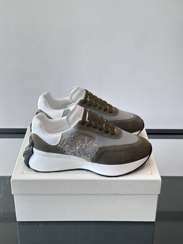 Alexander McQueen Baskets Sprint Runner taupe et gris