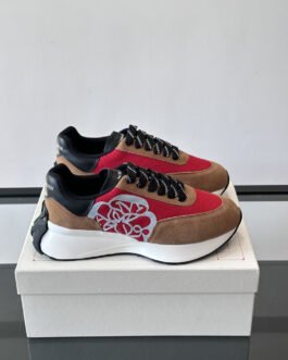 Alexander McQueen Baskets Sprint Runner beige et rouge