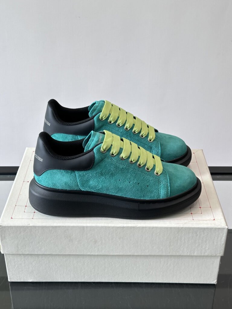 Alexander McQueen Baskets Sprint Runner blanc et noir