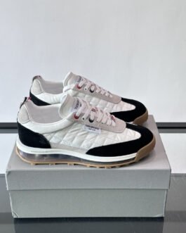 Thom Browne Baskets Tech Runner blanc et noir