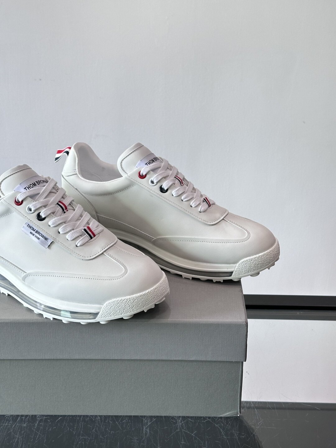 Thom Browne Baskets Tech Runner blanc