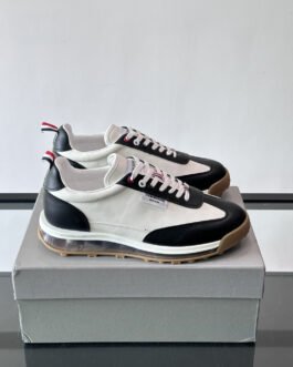 BOSS Baskets Sneakers marron