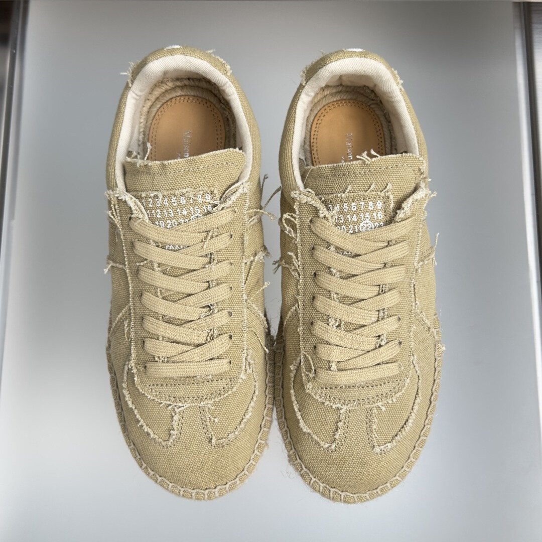Miu Miu Espadrilles Espadrilles beige