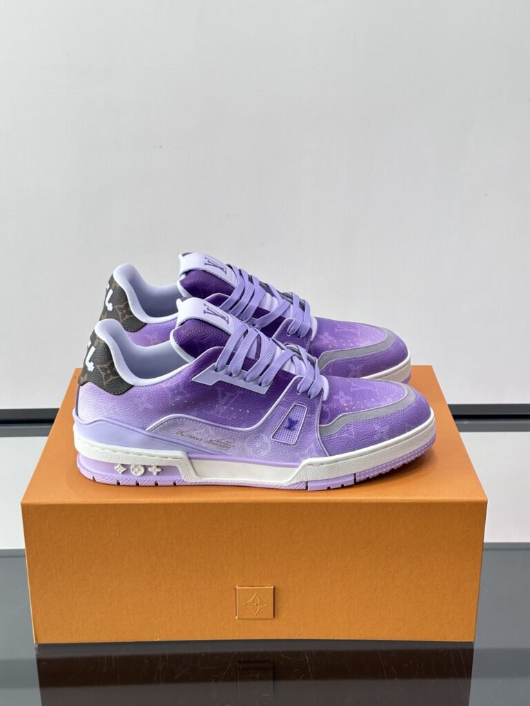 Louis Vuitton Baskets Trainer violet et blanc