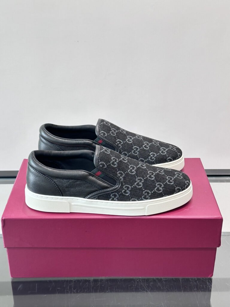 Gucci Baskets Ace GG Supreme noir monogramme