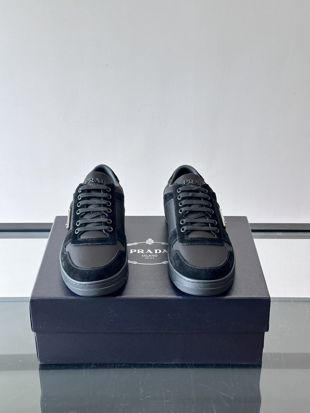 Prada Baskets Prax 01 noir et bleu