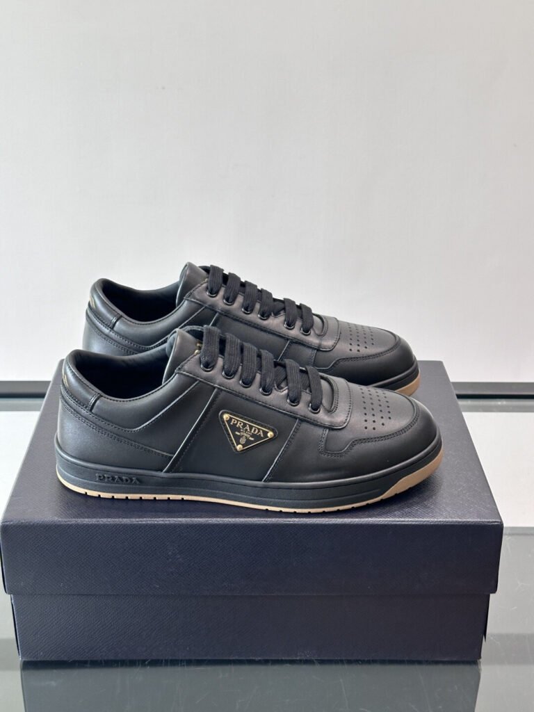 Prada Baskets Prax 01 noir et gris