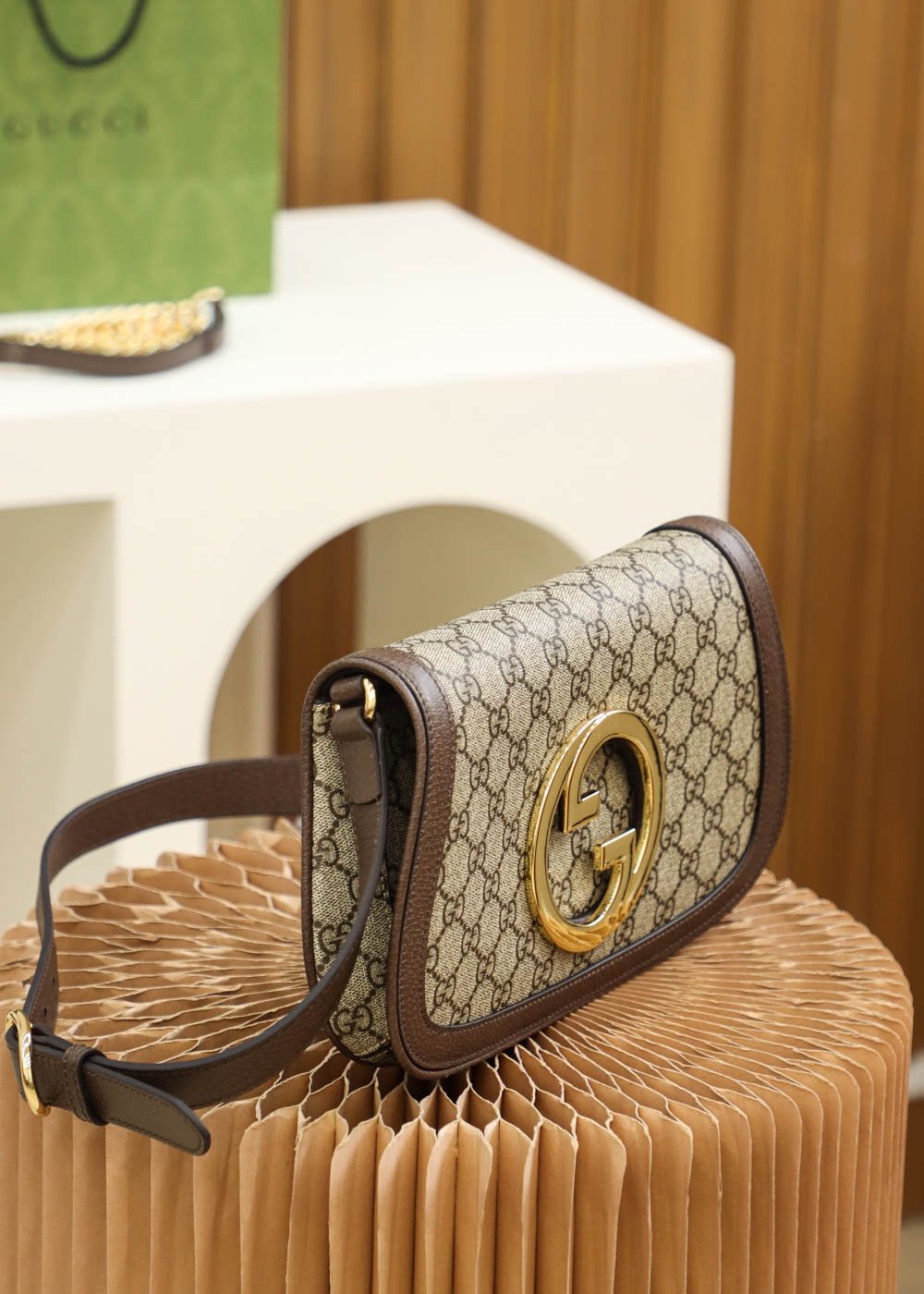 Gucci Blondie GG sac à rabat beige et marron