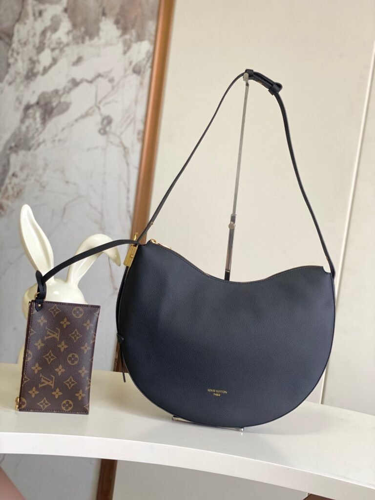 Louis Vuitton Low Key Shoulder sac épaule à cadenas
