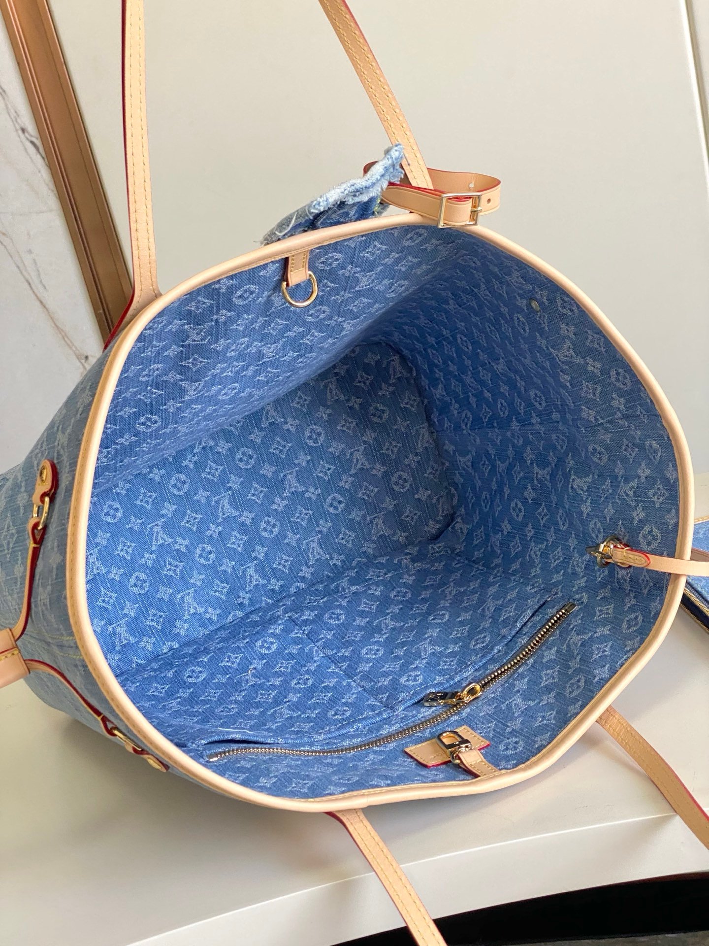 Louis Vuitton Neverfull sac cabas Monogram denim bleu
