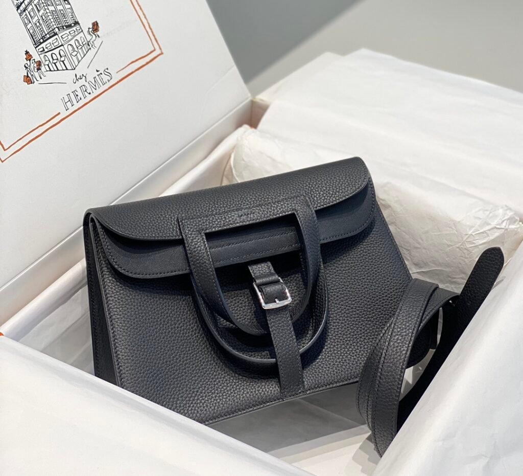 Hermès Halzan sac à rabat et bandoulière