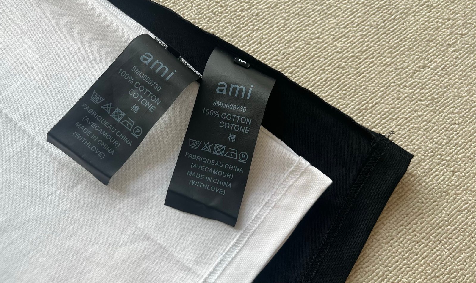 AMI Paris t-shirt bicolore à cœur