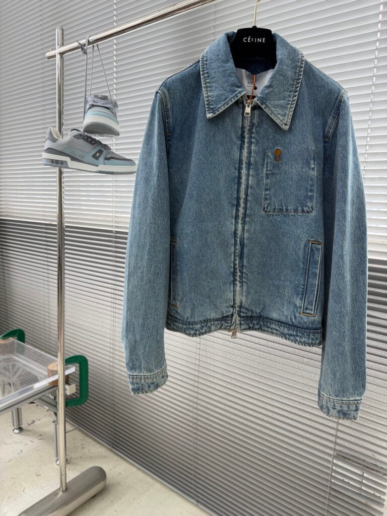 AMI Paris veste en jean à logo cœur