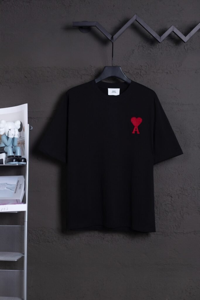 AMI Paris t-shirt logo cœur rouge