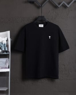AMI Paris t-shirt Place des Victoires