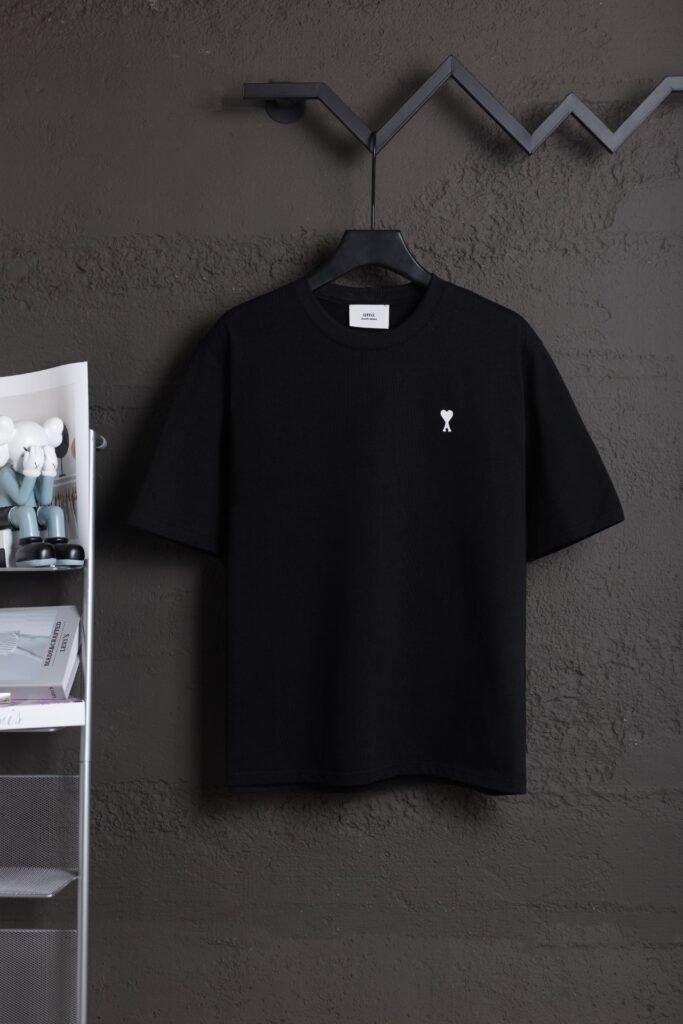 AMI Paris t-shirt Place des Victoires