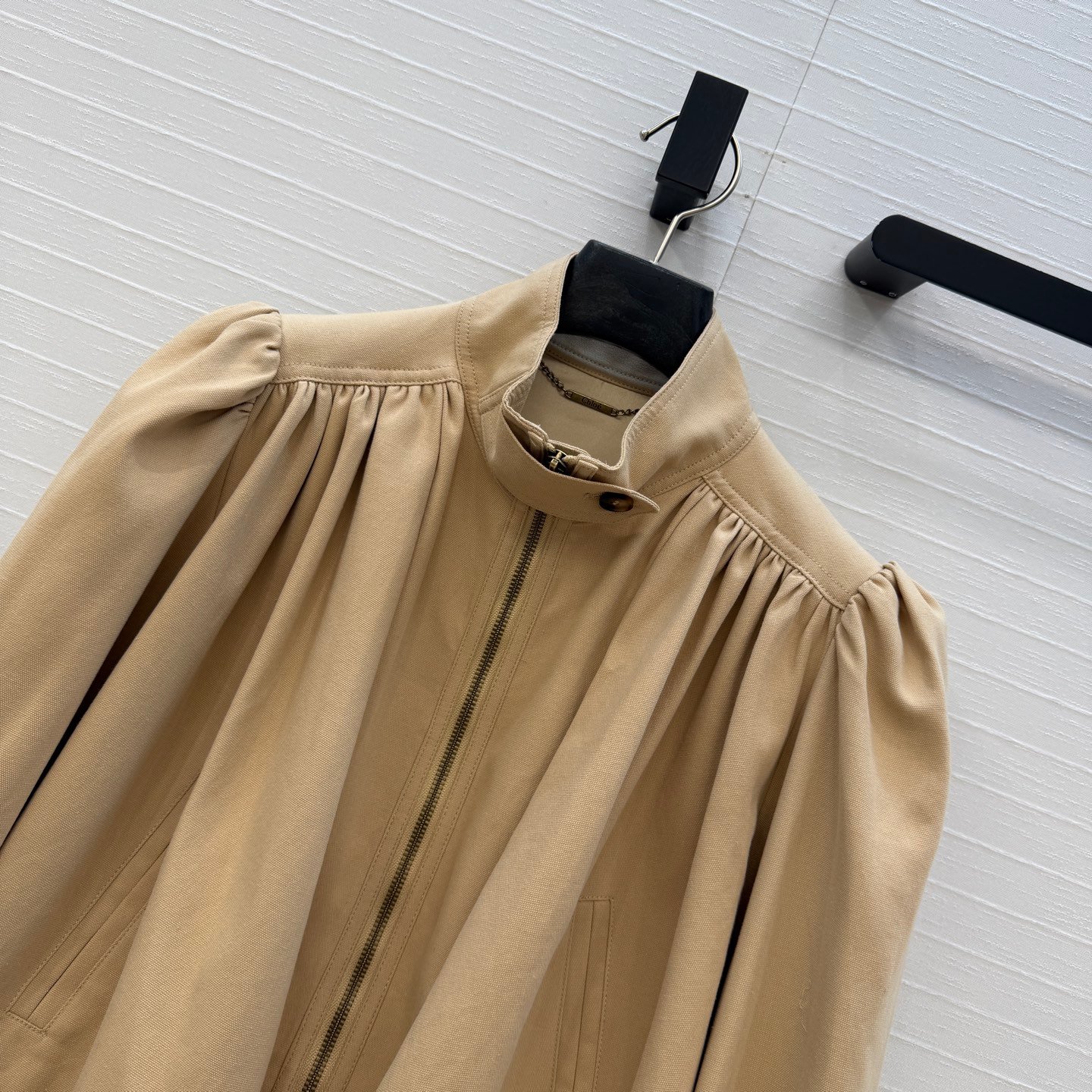 Chloé chemisier beige col montant