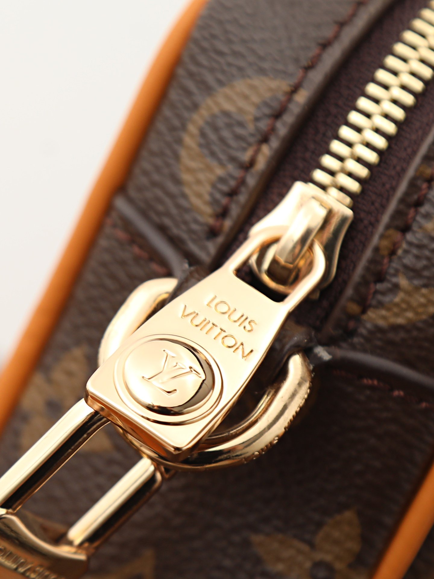 Louis Vuitton Sacoche Monogram marron à bandoulière cuir naturel