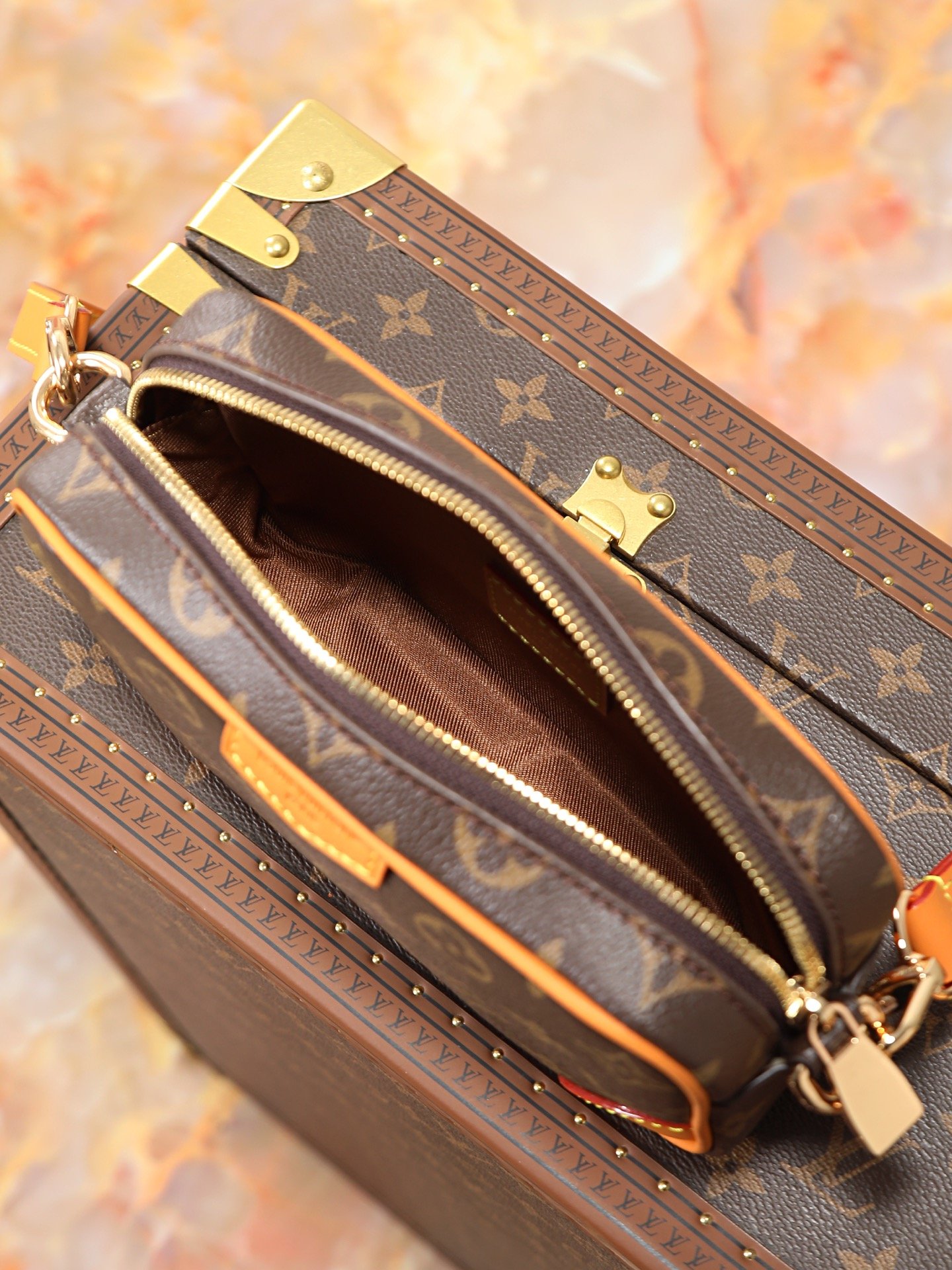 Louis Vuitton Sacoche Monogram marron à bandoulière cuir naturel