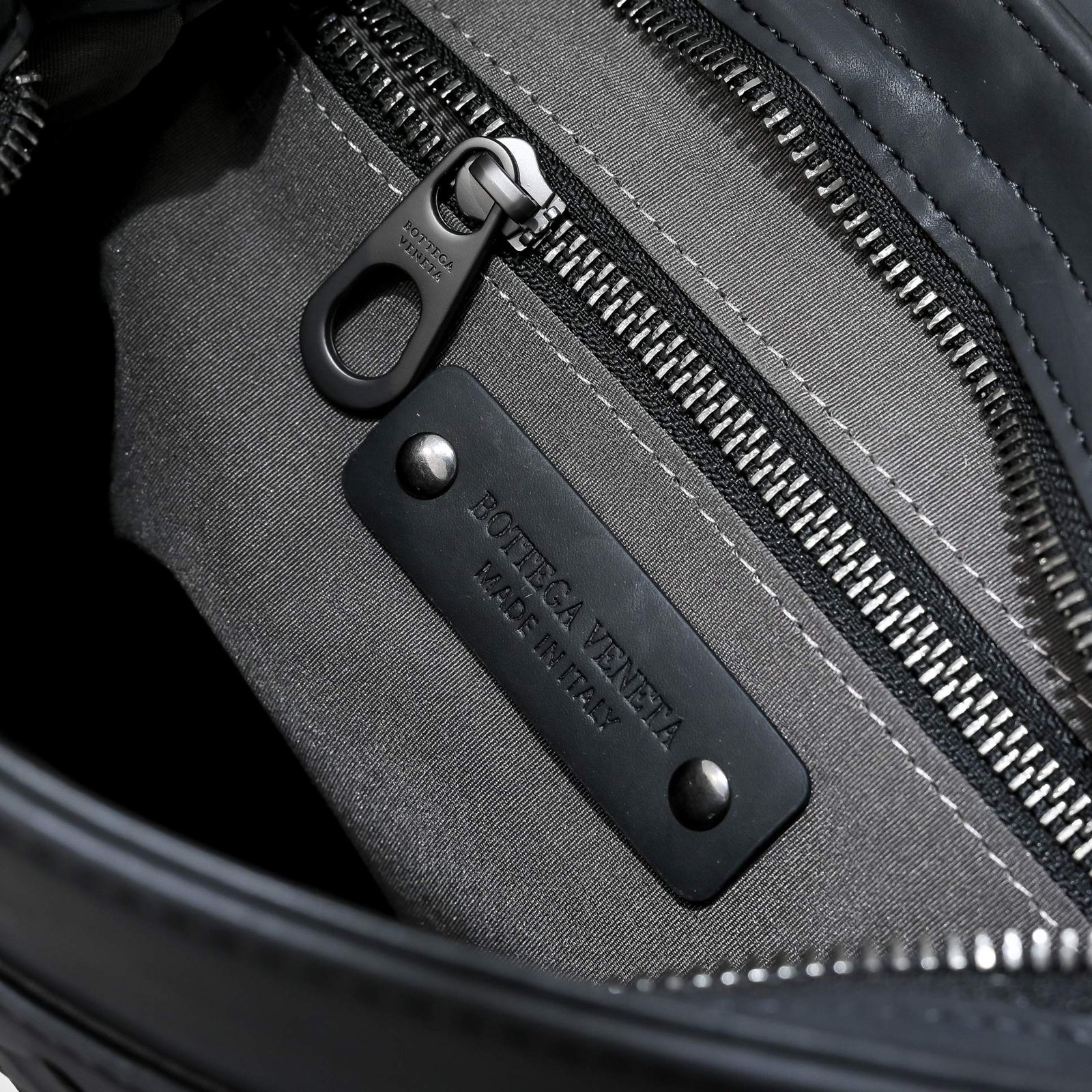 Bottega Veneta Sacoche Intrecciato à rabat et boucle noire