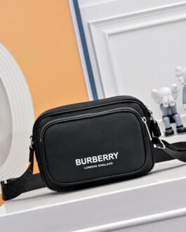 Burberry Sacoche noire à logo blanc