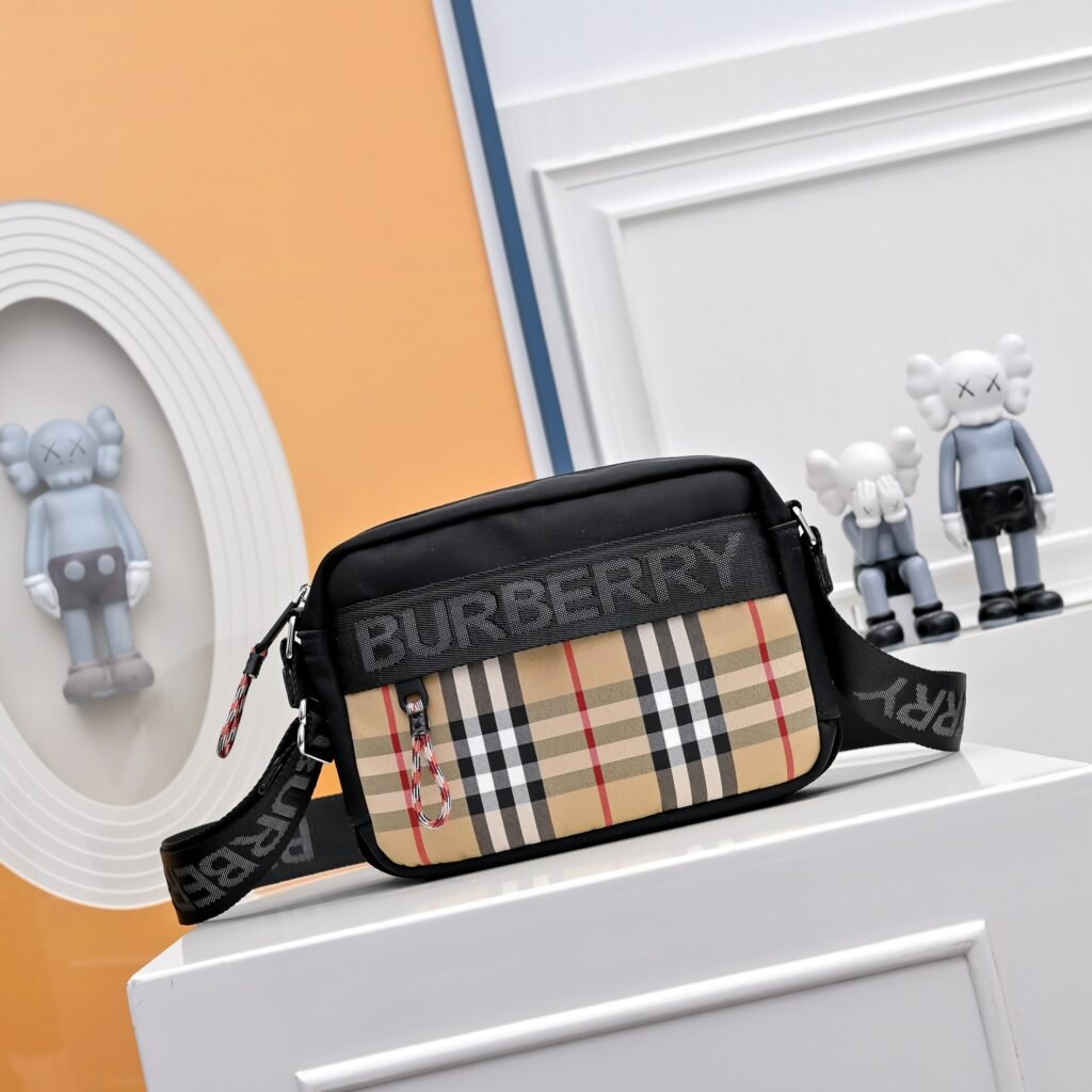 Burberry Sacoche Vintage Check et logo