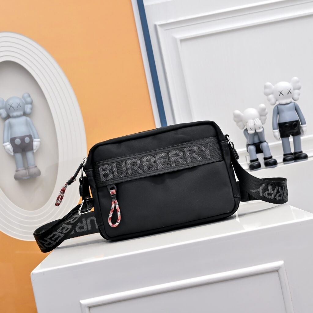 Burberry Sacoche noire à bande logo