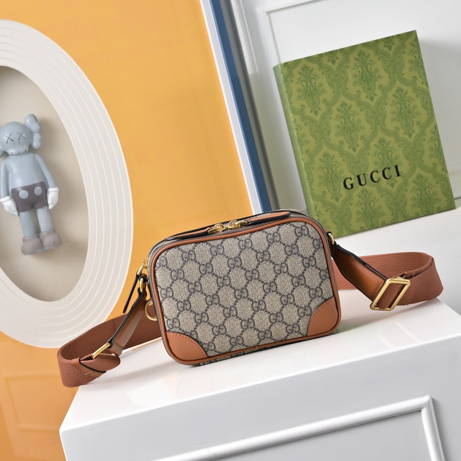 Gucci Sacoche GG beige à bandoulière rose
