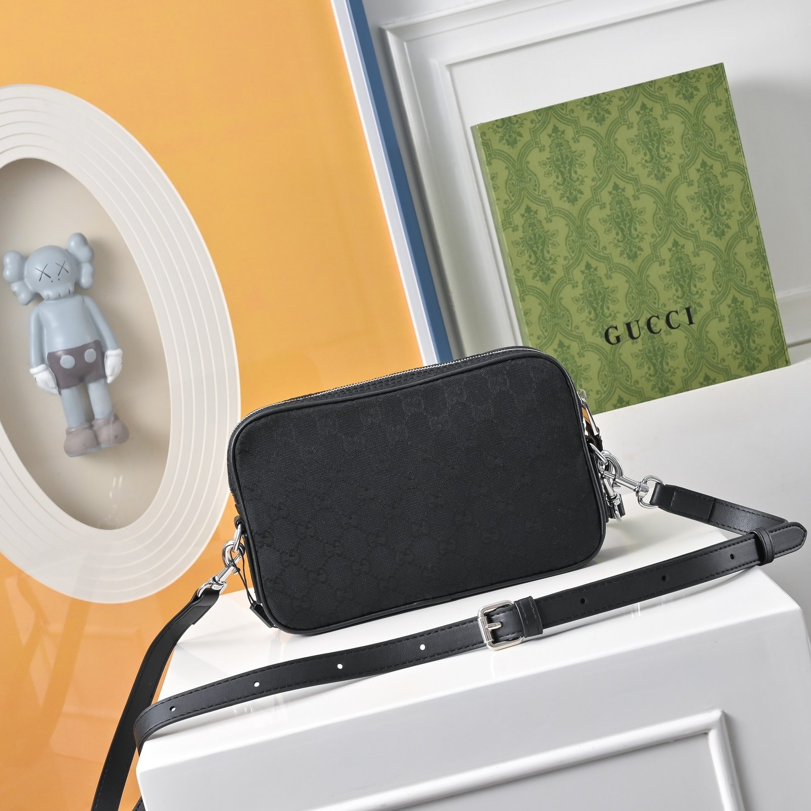 Gucci Sacoche noire grainée