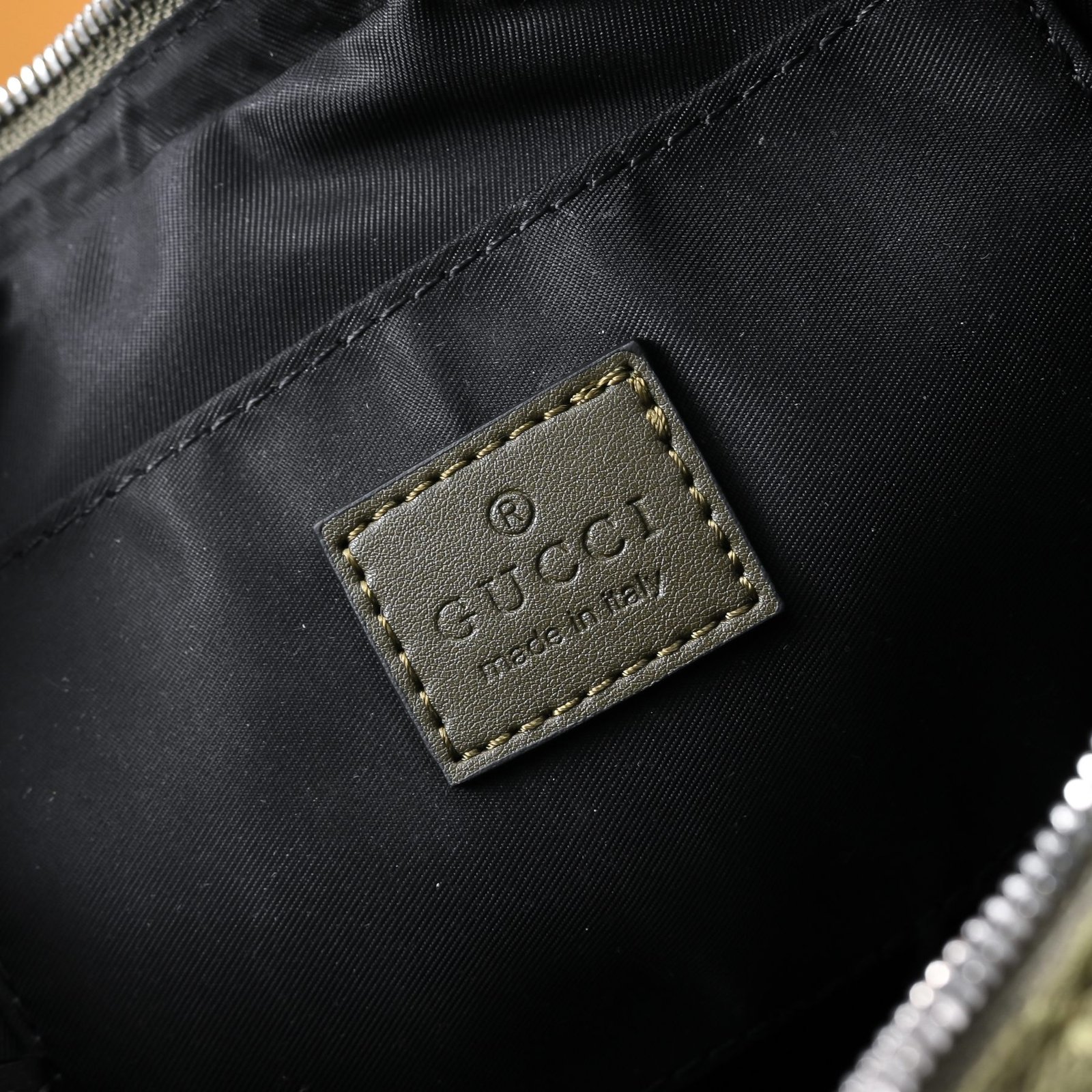 Gucci Sacoche GG vert olive